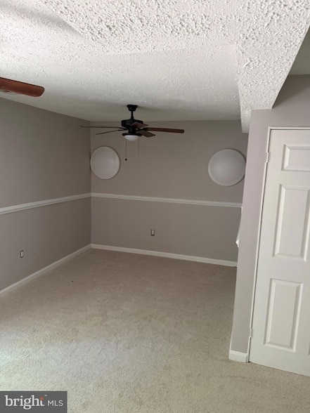Building Photo - 2712 Red Oak Ln