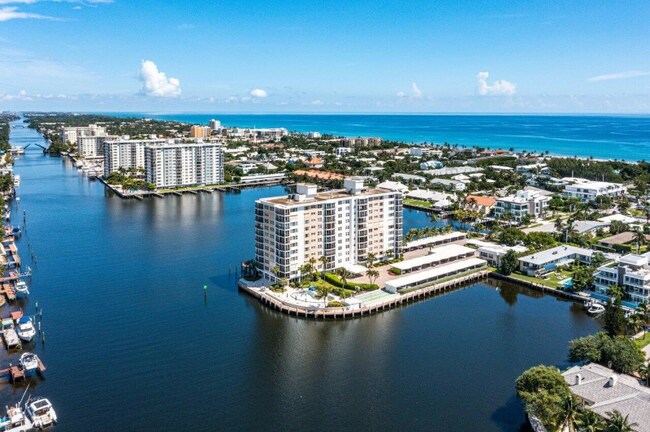 Building Photo - 400 Seasage Dr
