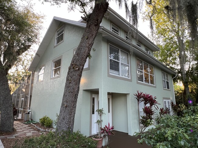 Building Photo - 1310 Daytona Ave