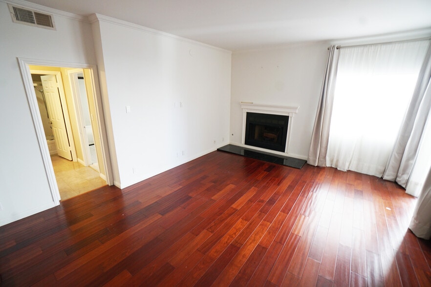 Living room - 1441 Federal Ave