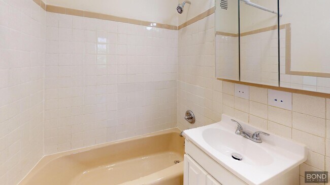 Building Photo - 269 W 73rd St