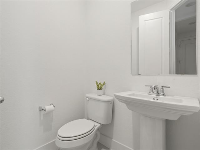 Building Photo - 317 Legna Dr