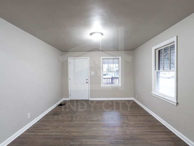 Building Photo - 610 S Sherman Dr