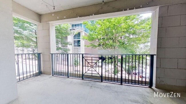 Building Photo - 300 W 5th St