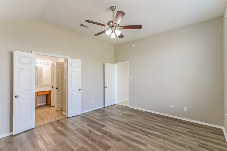 Building Photo - 4815 Chase More Dr