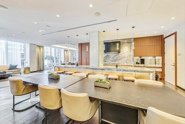 Building Photo - 135 Seaport Blvd