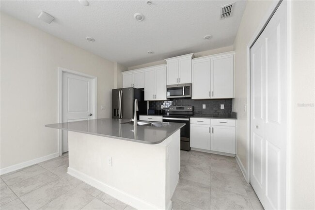 Building Photo - 12124 Sonnet Ave