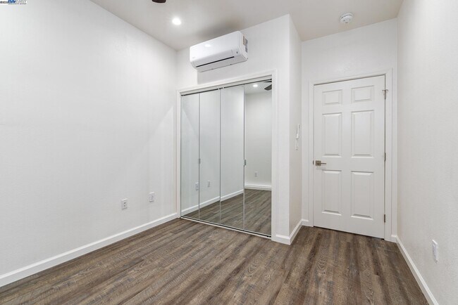 Building Photo - 16318 Maubert Ave