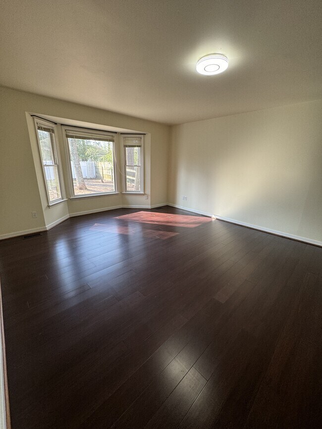 Building Photo - 1115 Aquia Dr