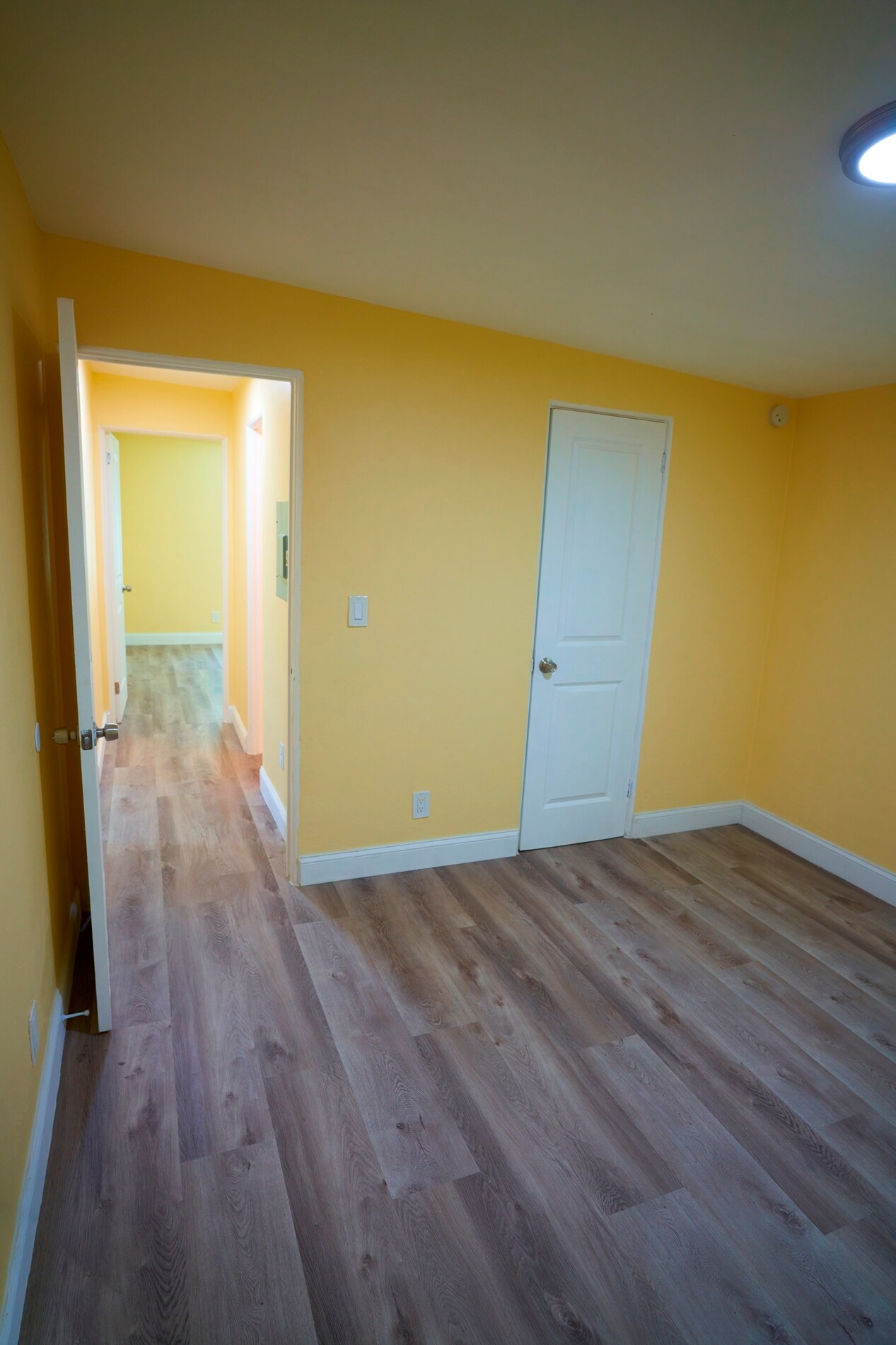 Building Photo - 1666 N Myrtle Ave