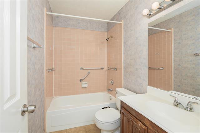 Building Photo - 557 Gillespie Dr