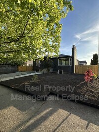 Building Photo - 5403 Beacon Ave S