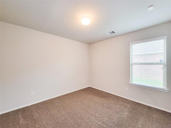 Building Photo - 6011 Diantha St