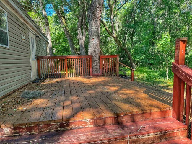 Building Photo - 5872 Pine Creek Dr