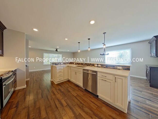 Building Photo - 133 Dolomite Dr