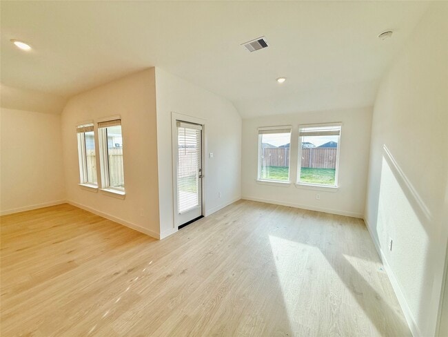 Building Photo - 30751 Wicklow Gdns Dr