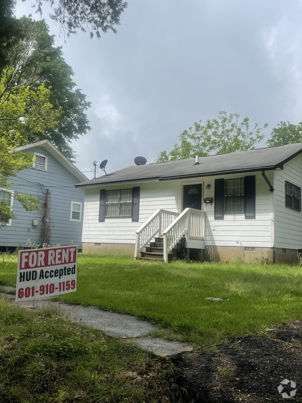 Building Photo - 2615 Meadow St