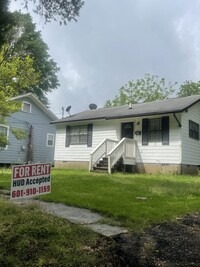 Building Photo - 2615 Meadow St