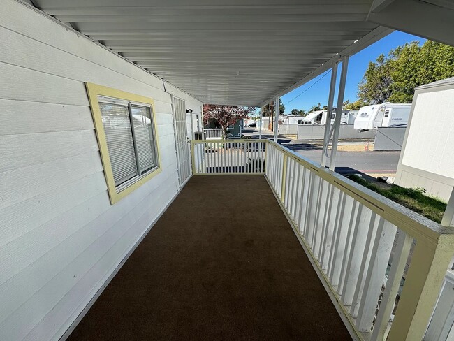 Building Photo - 41 Crooks St