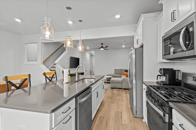 Building Photo - 300 Marston Ln
