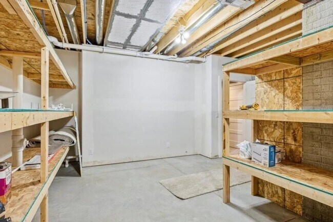 Building Photo - Waterfront Home in Buccaneer Bay with 3-Car Garage & Walkout Basement