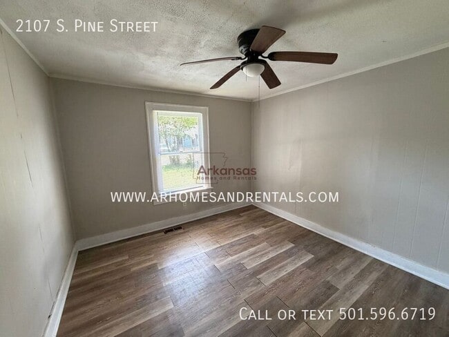 Building Photo - 2107 S Pine St