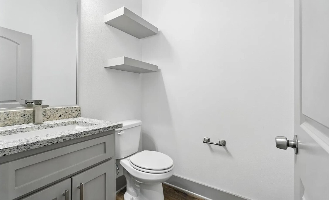 Building Photo - 716 Oak Creek Dr