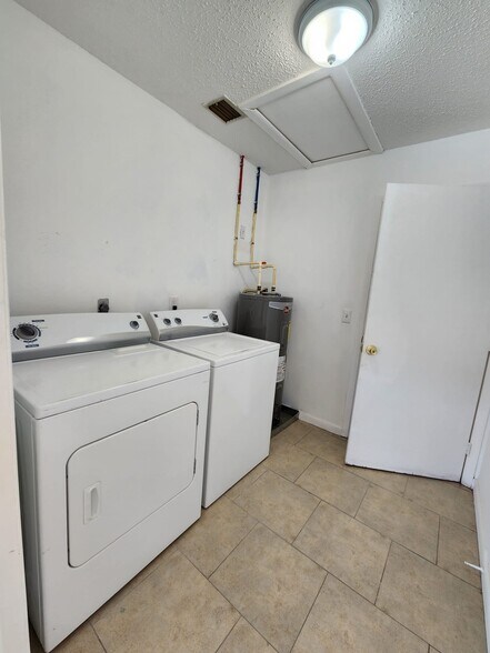 Building Photo - 2332 Achilles St