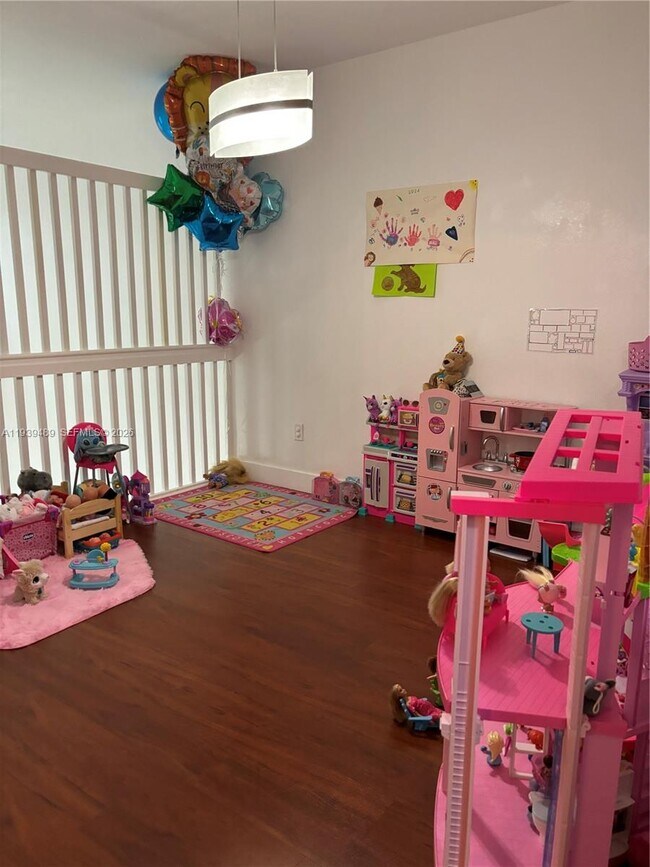 Building Photo - 10788 NW 74th St