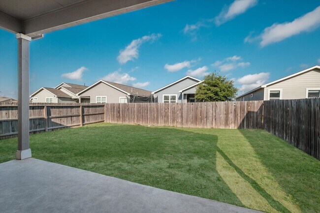 Building Photo - Solar-Powered Home with Modern Finishes & Included Fridge