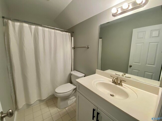 Building Photo - 1111 Pegasus Dr NW
