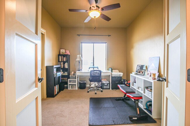 Building Photo - 557 Tierra Bella Dr