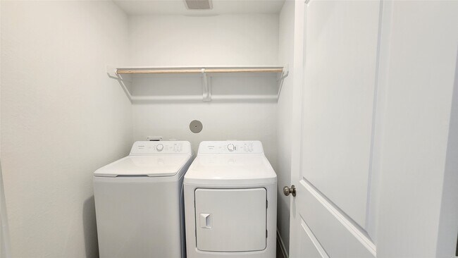 Building Photo - 16202 Rustic Pr Dr