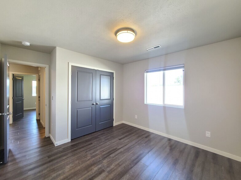 Building Photo - 3014 N Gillis Ct