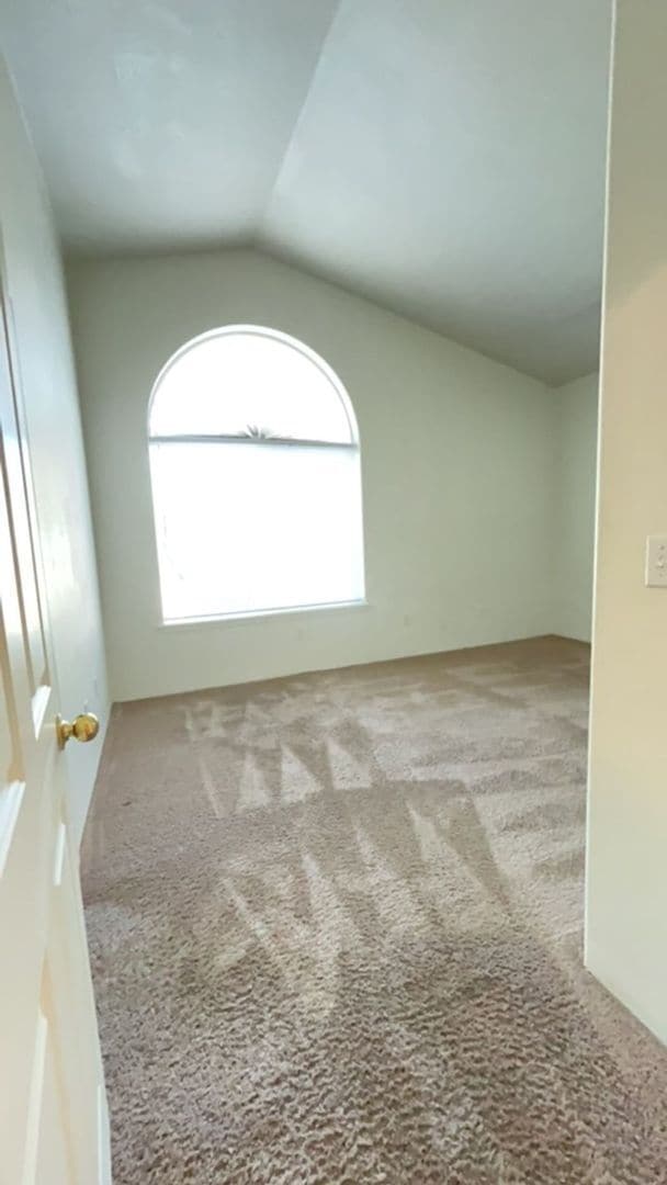 Building Photo - 3 Bedroom 2 Bath Downstairs Apartment