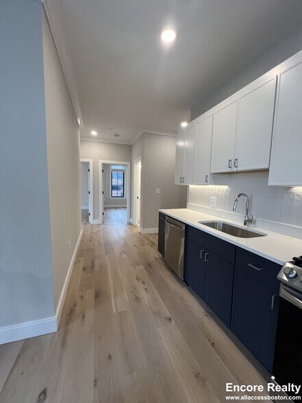 Building Photo - 5 Adamson St