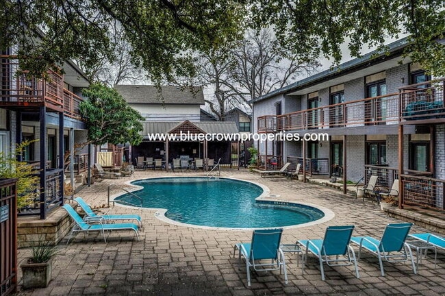 Building Photo - 2722 Knight St