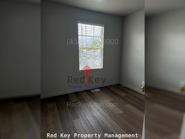 Building Photo - 1930 N Condo.