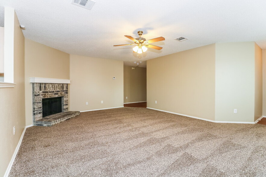 Building Photo - 4113 Hunters Creek Dr