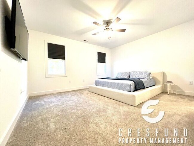 Building Photo - Close to Fort Bragg/Master BR Downstairs S...