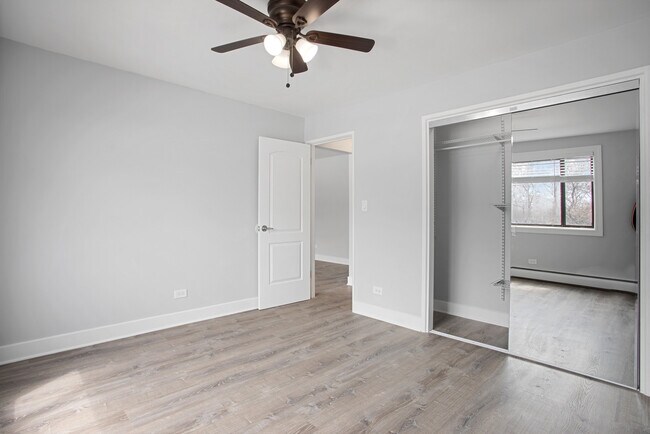 Building Photo - 6826 N Ridge Blvd