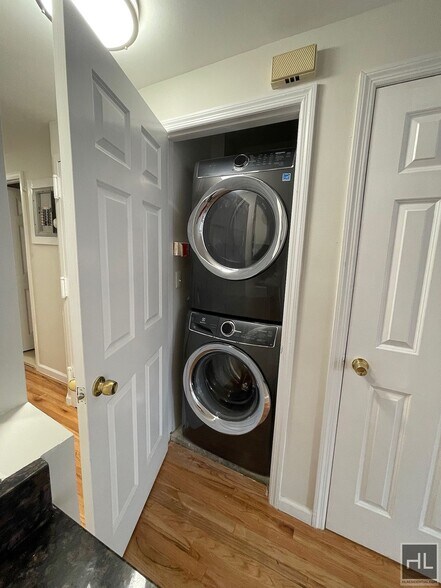 Building Photo - 31-26 12 STREET