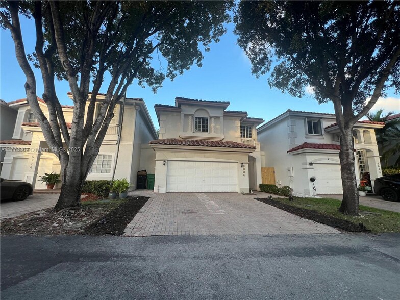 Primary Photo - 6804 NW 109th Ave