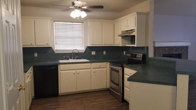 Building Photo - 8413 Uvalde Ave