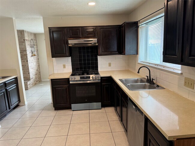 Building Photo - 13123 Chipman Glen Dr