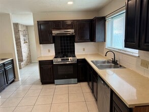 Building Photo - 13123 Chipman Glen Dr