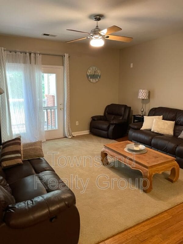 Building Photo - 16244 Redstone Mountain Ln