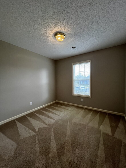 Building Photo - 3427 Poplar Hill