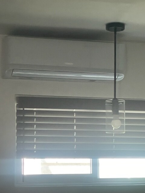 Building Photo - 1419 W 58th Plz