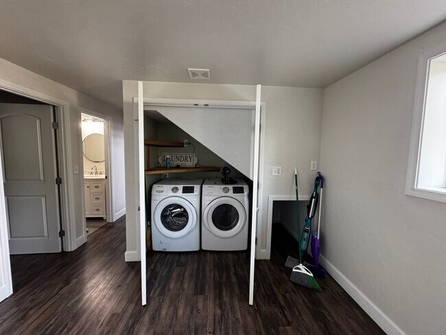 Building Photo - Spacious 3 Bedroom Home in South Eugene – Churchill Area